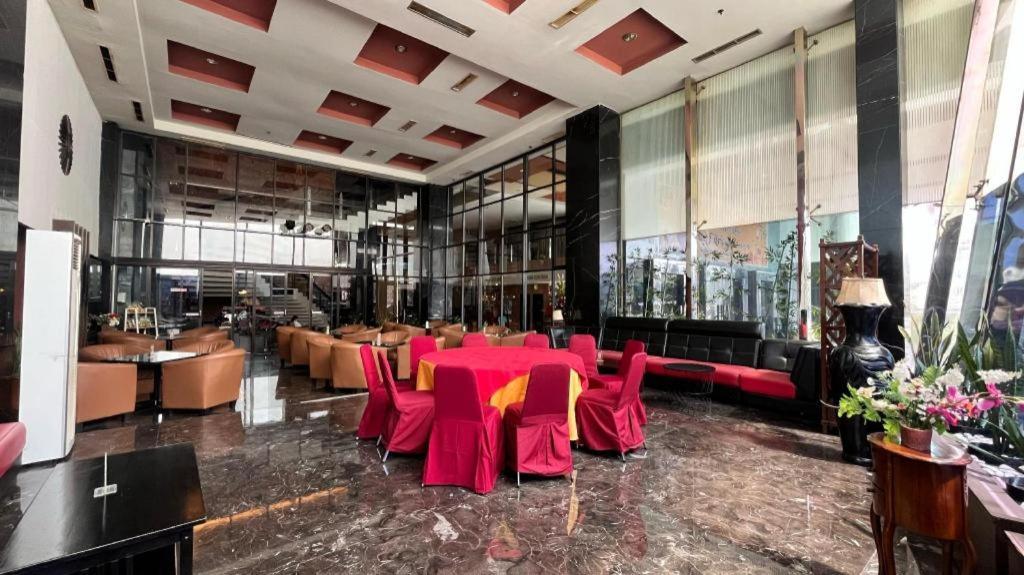 Grand Antares Hotel Medan Esterno foto