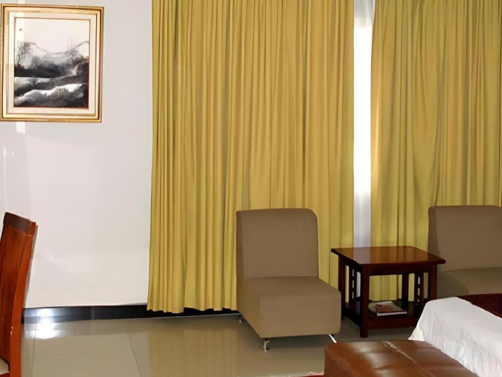 Grand Antares Hotel Medan Esterno foto