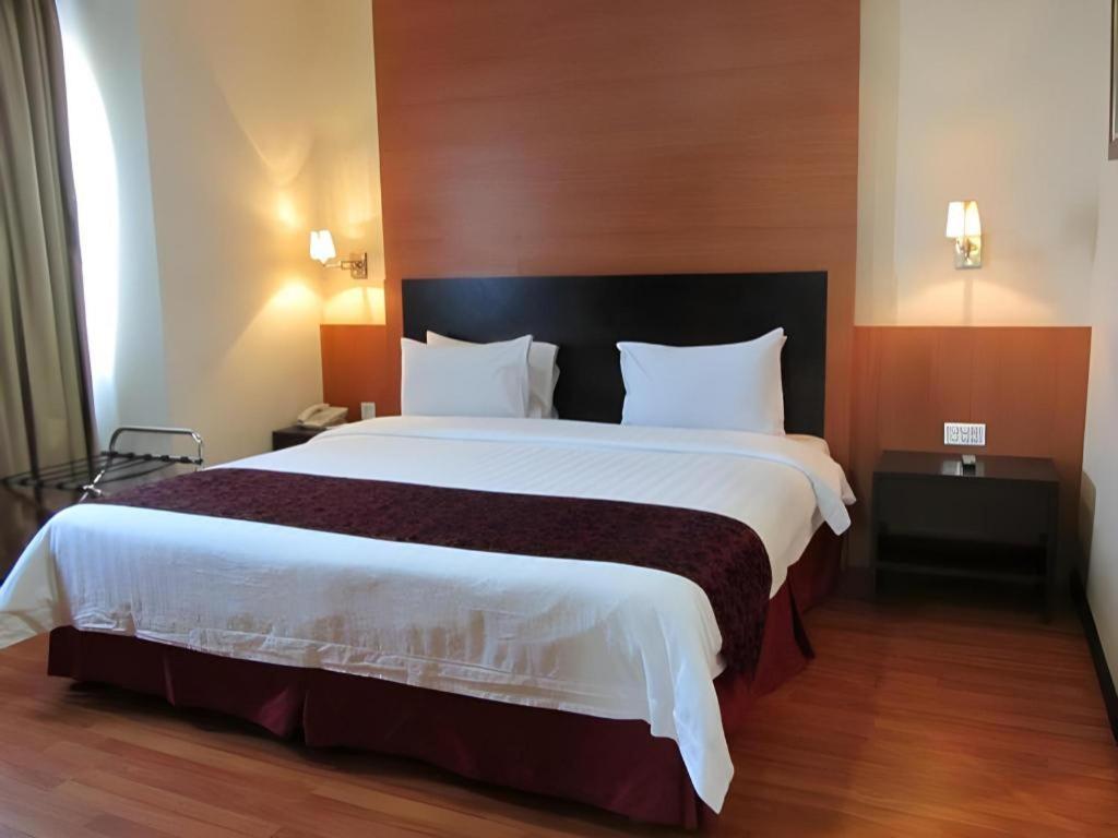 Grand Antares Hotel Medan Esterno foto
