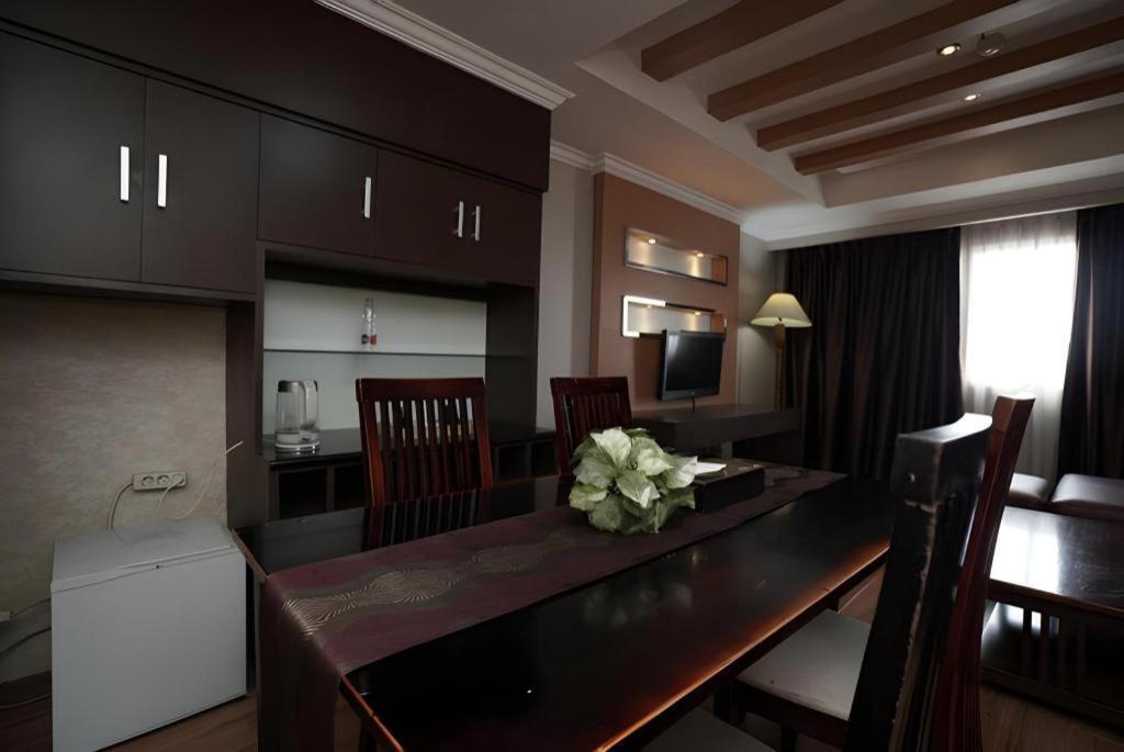 Grand Antares Hotel Medan Esterno foto