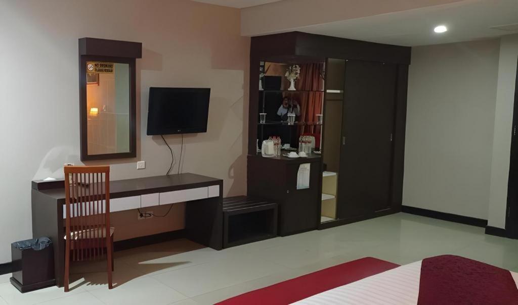 Grand Antares Hotel Medan Esterno foto
