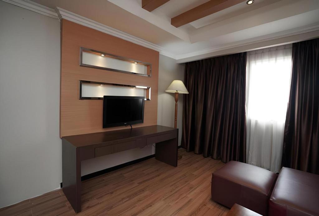 Grand Antares Hotel Medan Esterno foto