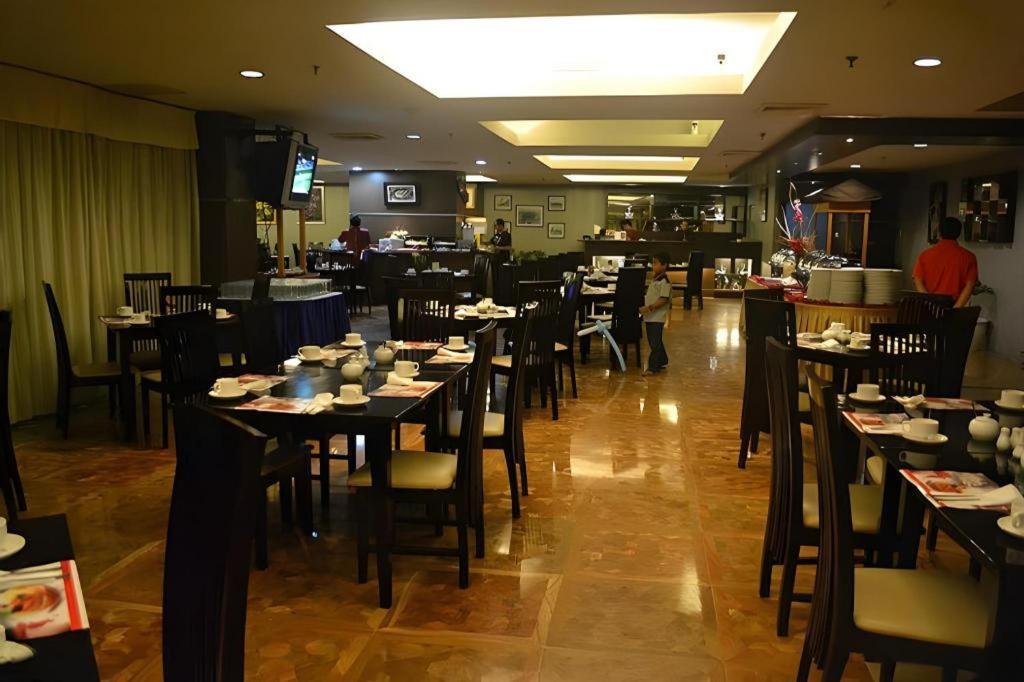 Grand Antares Hotel Medan Esterno foto