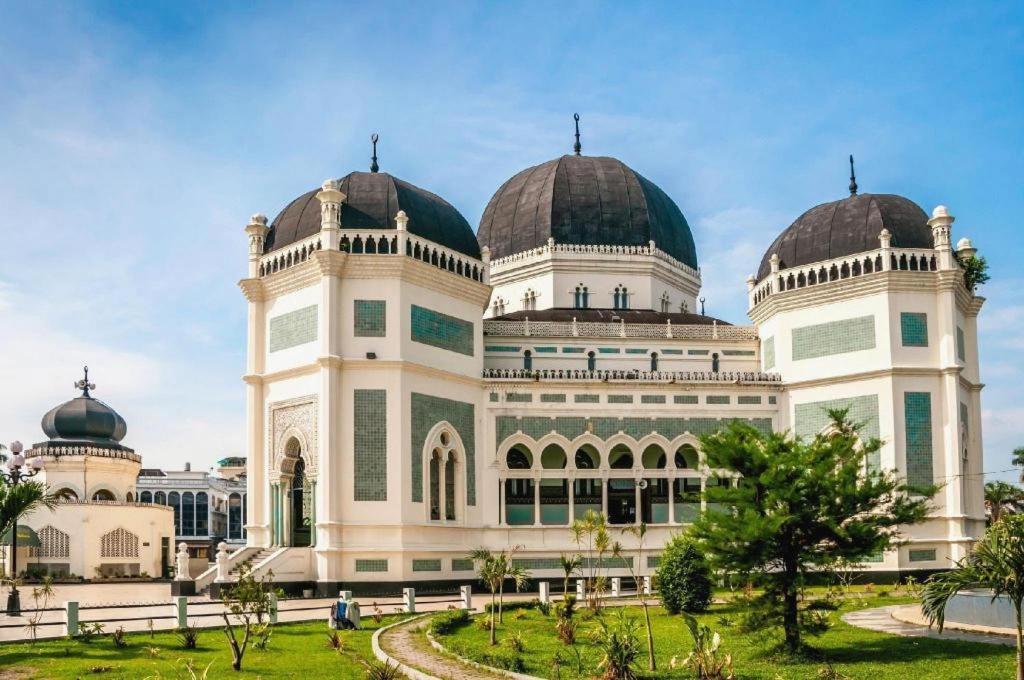 Grand Antares Hotel Medan Esterno foto